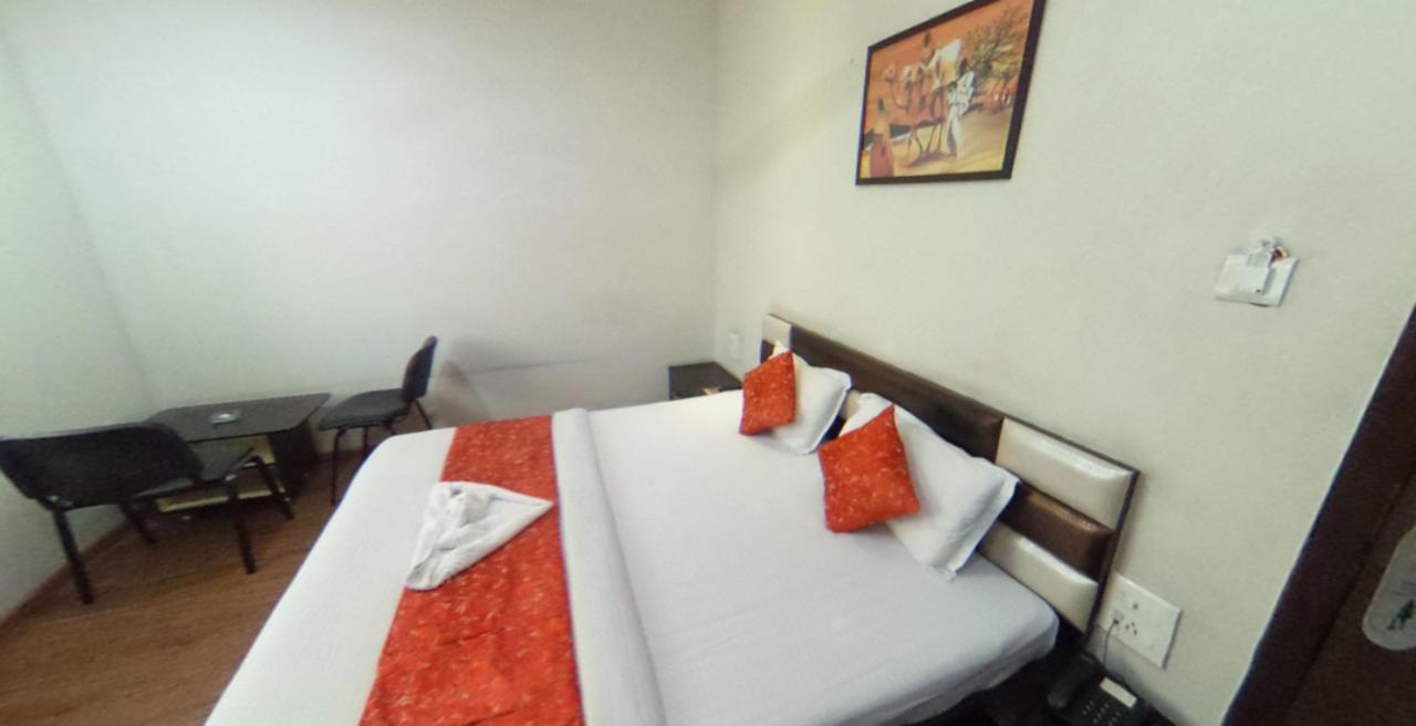 Hotel Pink Pearl Raigarh Eksteriør bilde